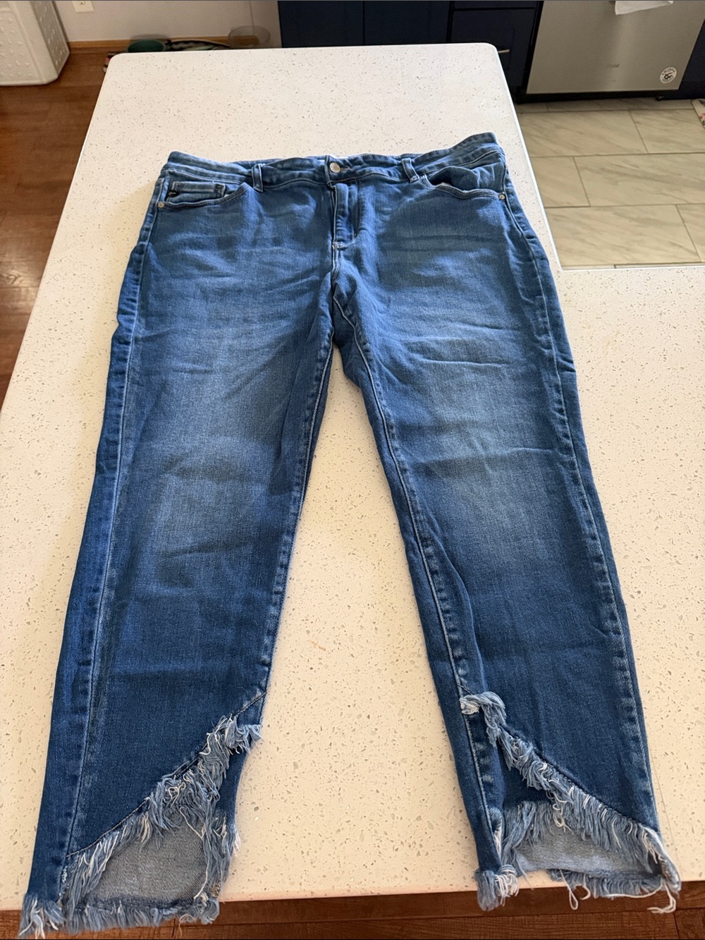 KanCan Midwash Blue Frayed Ankle Jeans